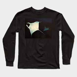 MANTA RAYS IN THE INDIAN OCEAN Long Sleeve T-Shirt